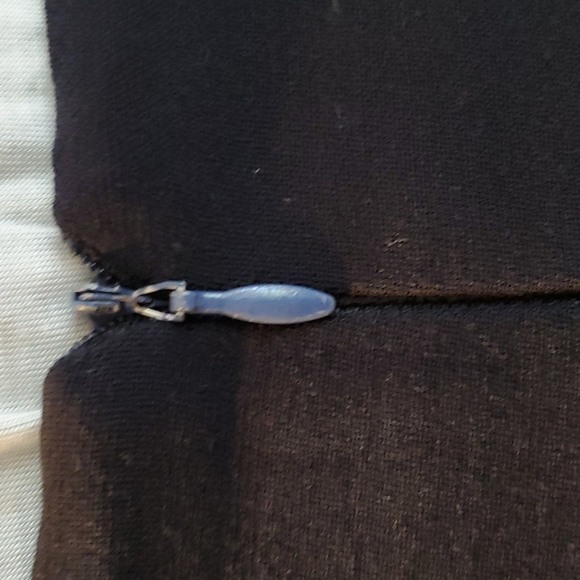 EUC DKNY Wool Skirt - Navy Blue - Picture 6 of 10